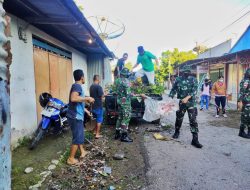 Gerakan Jumat Bersih, Satgas Yonif 743/PSY Ciptakan Lingkungan Bersih