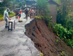 Akibat Hujan, Jalur Provinsi Seririt-Denpasar di Desa Mayong Seririt Longsor