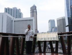 Anies Resmikan JPO Tematik Phinisi di Kawasan Karet Sudirman