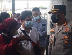 Kapolres Denpasar Muncul Diantrean Minyak Goreng, Bikin Emak-Emak Lega