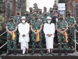 Kunjungi Pura Ulun Danu Batur dan Besakih, Pangdam Pererat Silaturahmi dengan Pemuka Agama