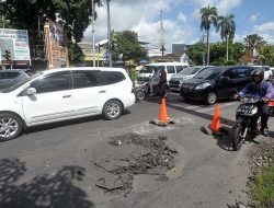 Sejumlah Ruas Jalan di Denpasar Rusak, Pemkot Diharap Ambil Langkap Cepat