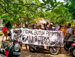 Warga Tukadmungga Buleleng Gelar Demo Usai Perbekel Rotasi Staf Desa