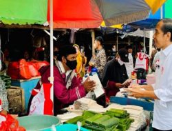 Kunker di Banten, Jokowi Salurkan Bansos bagi PKH di Pasar Baros Serang