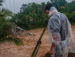 Empat Desa Terisolasi Akibat Robohnya Jembatan Cimanyak Lebak Usai Dihantam Banjir