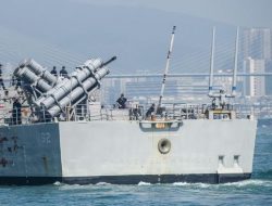 Laut China Selatan Panas! Militer China Usir Kapal Perang Rudal AS