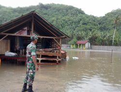 Paska Hujan Dan Angin, Babinsa Sakti Monitoring Wilayah Binaan