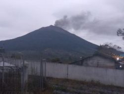 Erupsi lagi, PVMBG Minta Penerbangan Hindari Wilayah Sekitar Gunung Kerinci