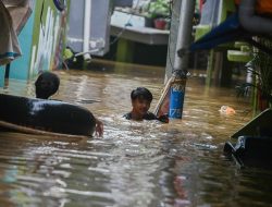 Dilanda Hujan Lebat, 18 RT dan 1 Ruas Jalan di DKI Jakarta Tergenang Banjir