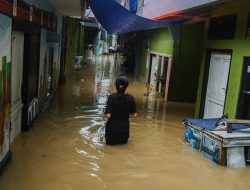 Ibu Kota Diguyur Hujan Deras, 24 RT Terendam Banjir