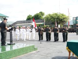 Kasdam IX/Udayana Berikan Penghargaan Kepada Tiga Orang Prajurit Remaja Terbaik