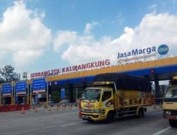 Siang Ini Lalin Arus Balik Diberlakukan One Way dari GT Kalikangkung hingga Tol Cikampek