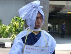 Pakai Kostum Pocong ke Kantor Polisi, Tersangka Pencabulan Menuntut Keadilan