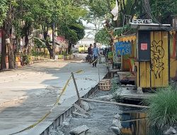 Bukan Diapresiasi, Pengecoran Jalan Pakuwon oleh Pemkot Jakarta Barat Malah Ditertawakan Warga