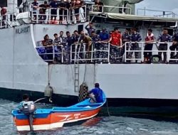 Kisah Haru Ayah dan Anak Terombang-ambing 2 Hari di Laut Usai Jahit Seragam Sekolah di Sorong