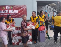 Menjelang Hari Bhayangkara Ke- 78, Polres Metro Tangerang Kota Gelar Bakti Religi dan Bebersih Bantaran Sungai Angke