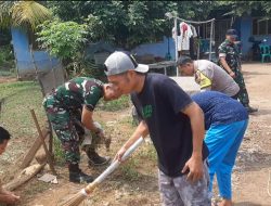 Cegah Wabah Penyakit, Babinsa Koramil 01/Tgr Bersihkan Lingkungan