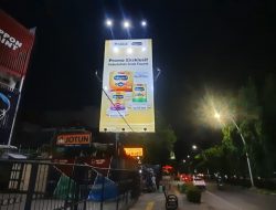 Reklame Iklan Susu Formula di Jalan Pesanggrahan Jakarta Barat Diduga Langgar Aturan