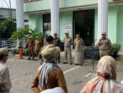 Walikota Jakarta Pusat Pimpin Apel Senin di Kantor Kecamatan Menteng