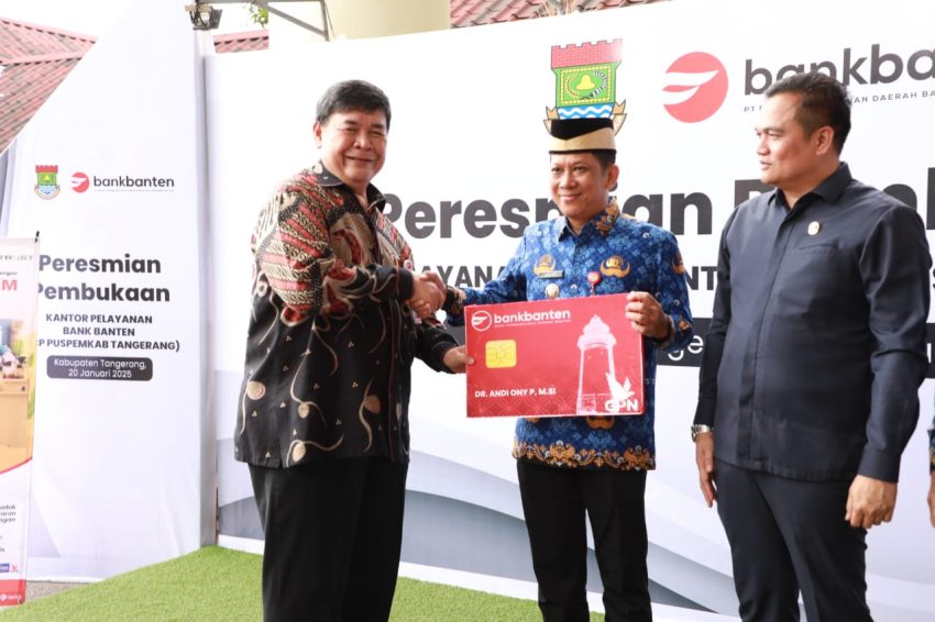 Pj Bupati Resmikan KCP Bank Banten di Puspemkab Tangerang