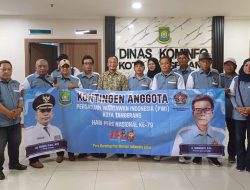 Sekdis Kominfo Nur Hidayatullah Melepas Delegasi PWI Kota Tangerang Hadiri HPN di Pekanbaru