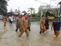 Akses Jalan Terputus Akibat Banjir, Pemkot Tangerang Berikan Bantuan Transportasi dan Logistik